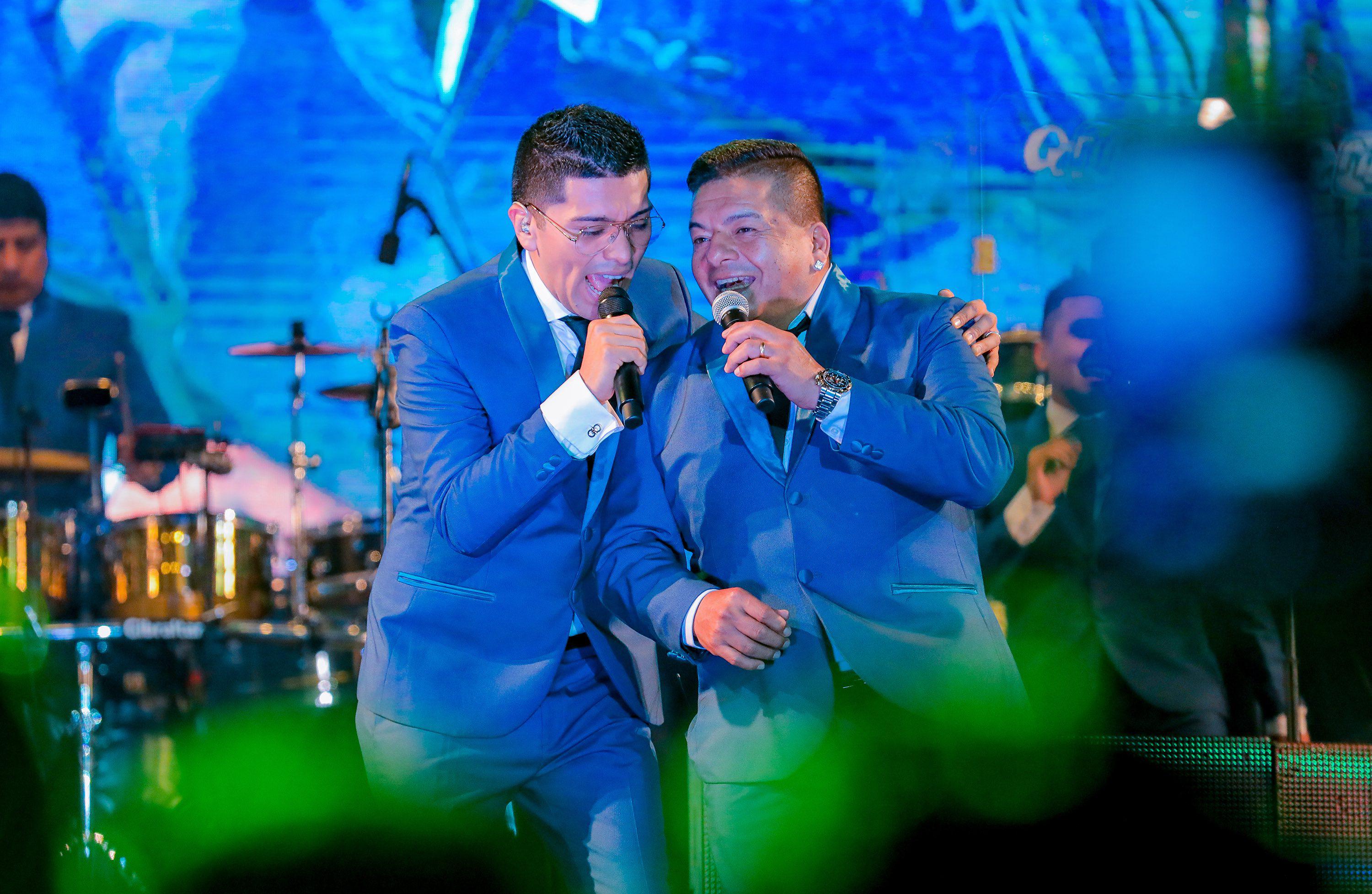 Christian Yaipén y Kike Farro en el escenario