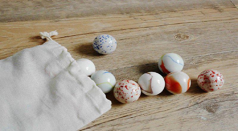 ¿Has escuchado que juegan con canicas en el techo? La explicación te consternará 