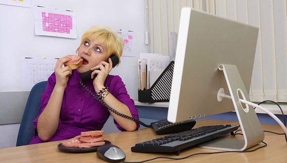 ¿Cómo evitar la ansiedad por comer en horas de trabajo?