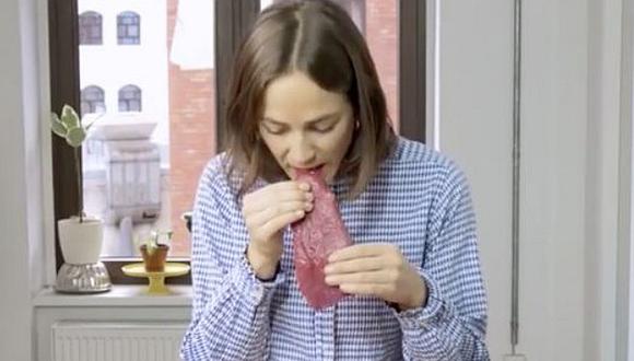 Mujer sorprende al enseñar cómo cocinar con la boca (VIDEOS)