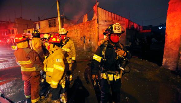 En lo que del primer día del año 2021, los bomberos reportan un total de 56 emergencias. (Fotos: Cesar Grados/@photo.gec)