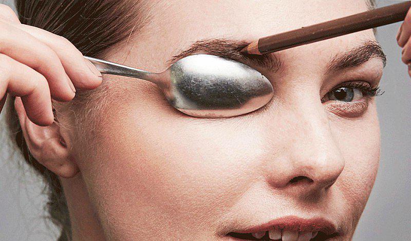 ¿Cómo usar la cuchara para lograr un maquillaje profesional? [VIDEO]