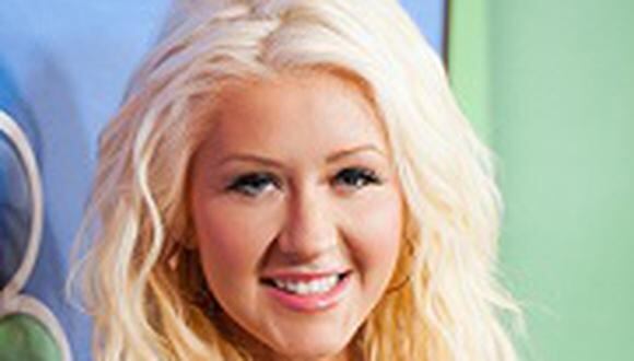 Cantante Christina Aguilera deslumbra con su nueva figura