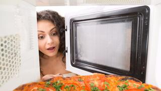 Comer para vivir: ¿qué tan seguro es cocinar en microondas?