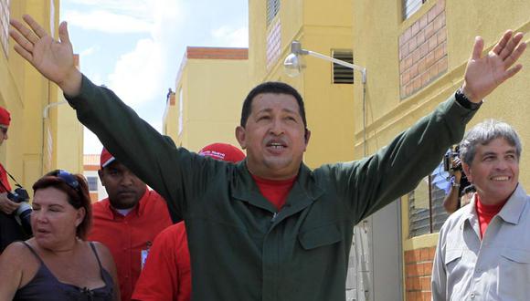 Hugo Chávez tomará terrenos privados para construir viviendas