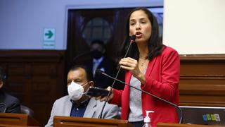 Sigrid Bazán suspende a su asesor denunciado por violencia en el Congreso