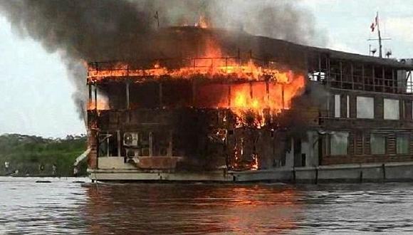 Iquitos: Dos estadounidenses mueren al incendiarse crucero en río Amazonas
