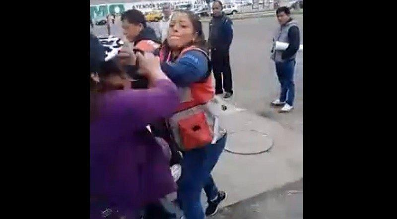 Facebook: Fiscalizadora del Callao se agarra a golpes con vendedora ambulante