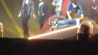 Liam Payne de One Direction tuvo tremenda caída en pleno concierto [VIDEO] 