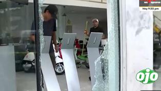 Lince: sujetos rompen mampara y se roban motos eléctricas de una tienda (VIDEO)