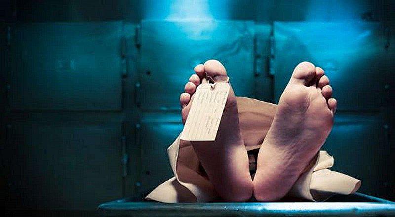 'Muerto' despierta en la morgue y vuelve a fiesta para seguir tomando 