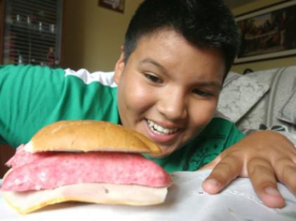 Comida "chatarra" aumenta riesgo de enfermedades degenerativas