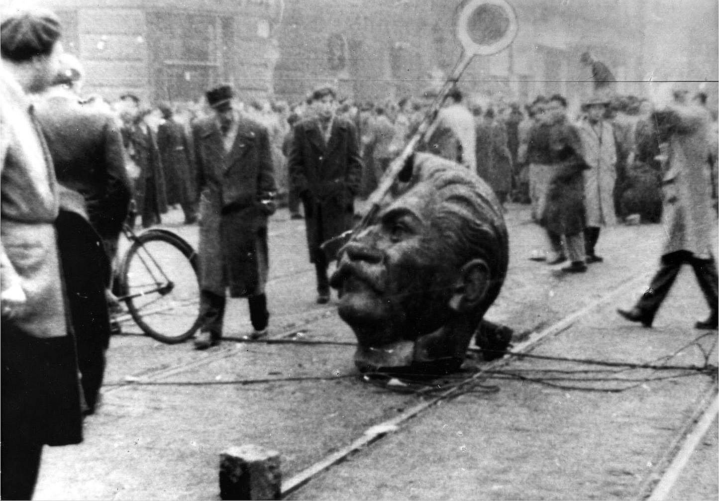 Hungría protesta a Rusia por criticar revolución contra stalinismo de 1956