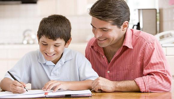 ¿Ayudar en las tareas escolares? 4 consejos que todo padre debe considerar
