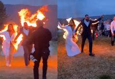 ¡Amor unido en llamas! celebran su matrimonio de la forma más extrema: prendiéndose fuego