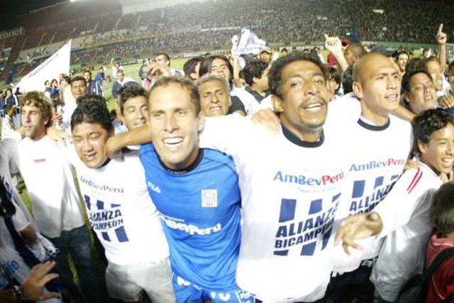 Alianza Lima, campeón nacional 2004. (Foto: GEC)