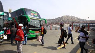 Terminal de Yerbateros: aumento de pasajeros y alza del precio de pasajes para viajar a un día de las elecciones