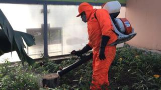 Fumigan Parque de las Leyendas para evitar casos de dengue