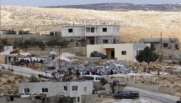 Israel destruye decenas de viviendas palestinas al sur de Hebrón