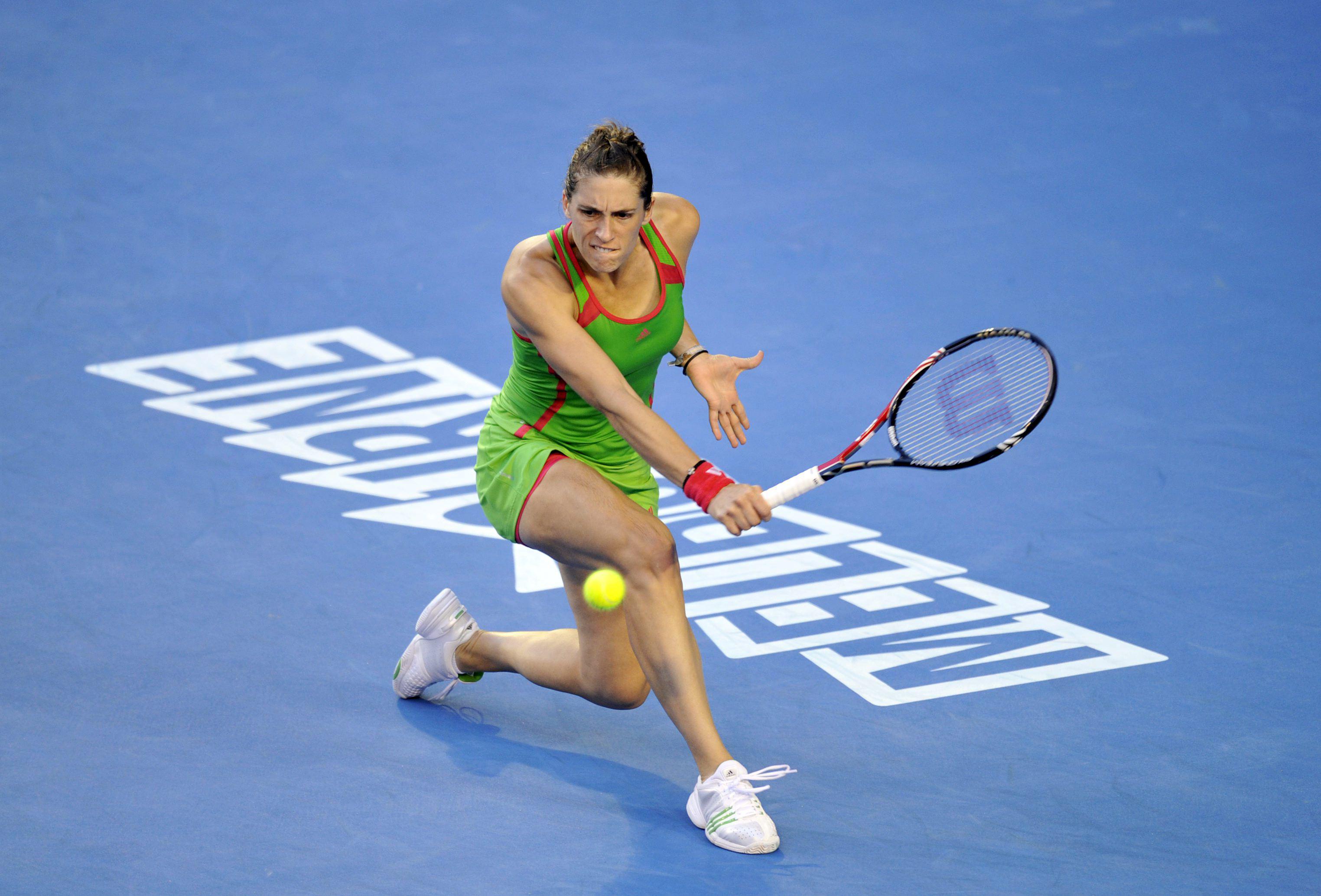 Alemana Andrea Petkovic derrotó a la más bella, Maria Sharapova