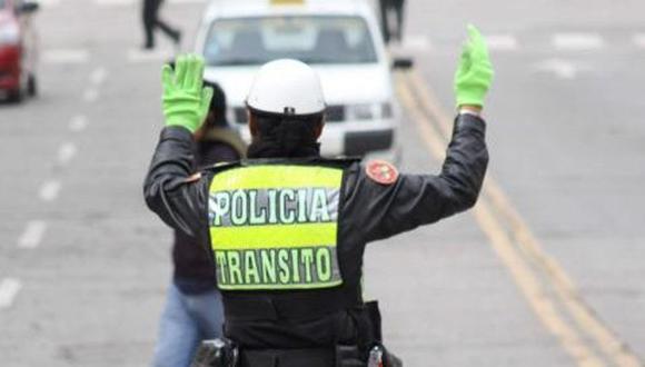 Trujillo: Intentó ponerle una papeleta a su pareja y le dio un cabezazo a una policía     