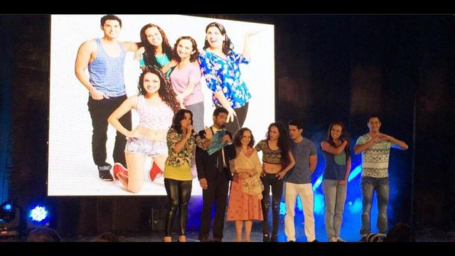 Nicola Porcella y Angie Arizaga ni se miran en conferencia de prensa de ‘Ven baila, quinceañera’ 