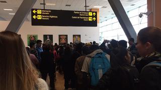 Censo 2017: largas colas para empadronar a viajeros en el aeropuerto Jorge Chávez (FOTOS)