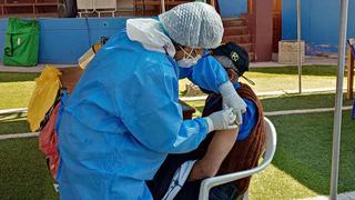 Inician vacunación contra el COVID-19 de adultos mayores de 70 años en Puno