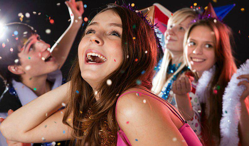 ¿Cómo lidiar con las salidas de fiestas de los adolescentes? 