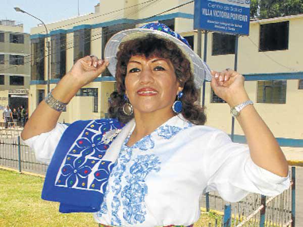Yolanda de Carhuamayo tira casa por la ventana
