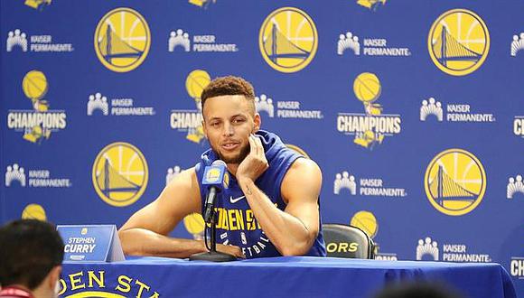 ​NBA: Curry insiste en protesta contra himno, aunque piden que se ponga de pie