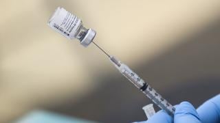 Pfizer: farmacéutica prevé volver a la normalidad en un año gracias a vacunas 