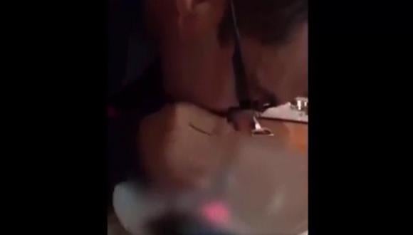 YouTube: Sacerdote es grabado aspirando cocaína [VIDEO]
