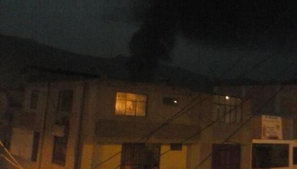 SJL: Incendio amenaza viviendas de Campoy 