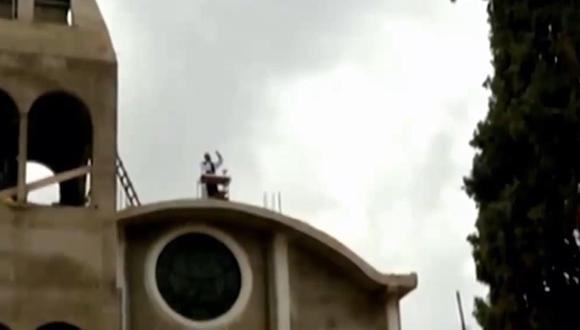 Huánuco: sacerdote realiza misas desde el techo de la Iglesia (Foto: captura de pantalla)