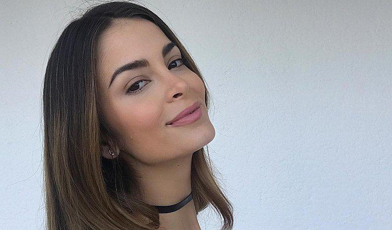 Laura Spoya rememora primer tutorial de belleza ¿y falló en el intento?