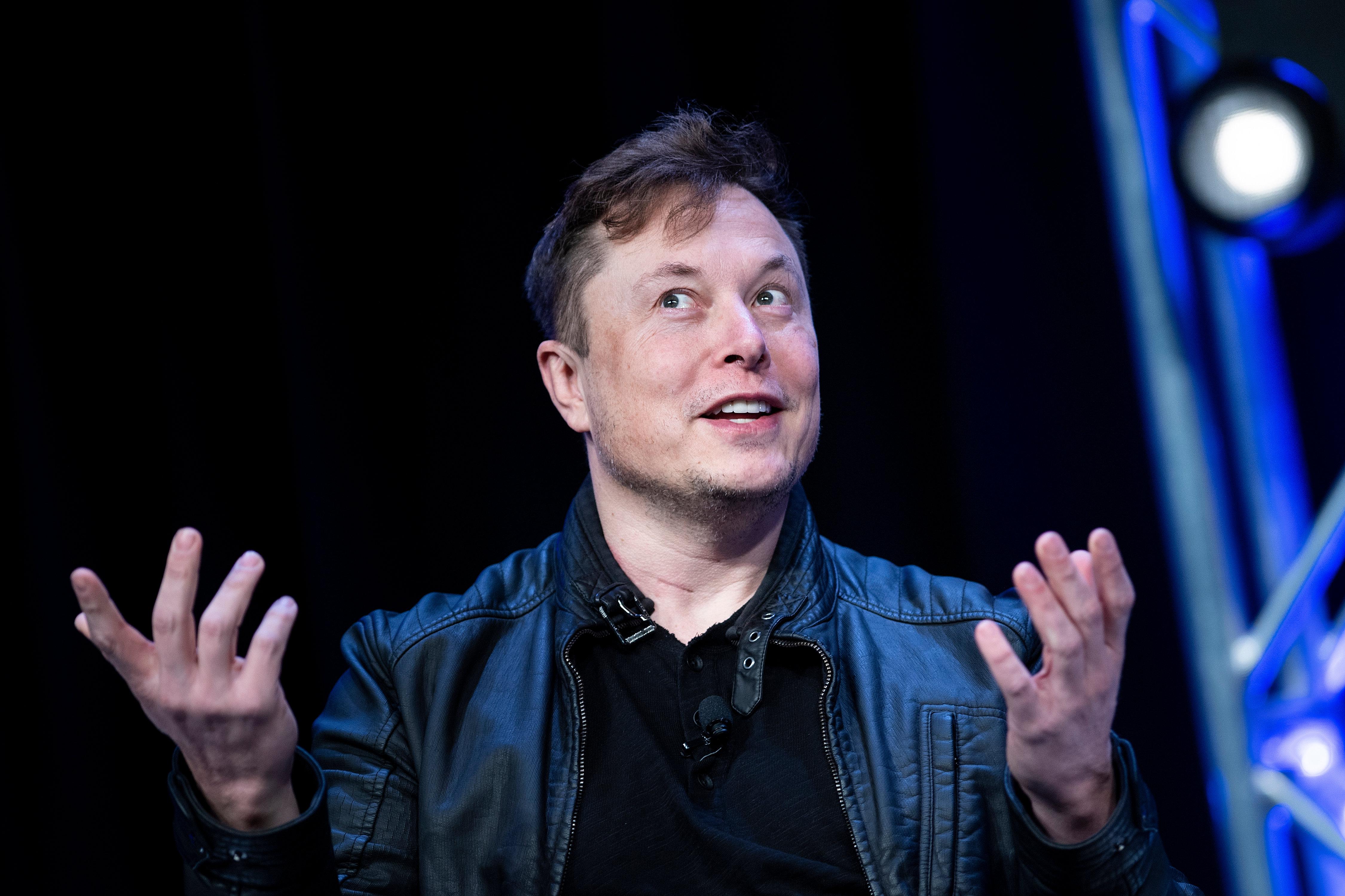 Elon Musk no da a conocer cómo se pronuncia el nombre de su bebé, dejando a la imaginación a los internautas (Foto: Brendan Smialowski / AFP)