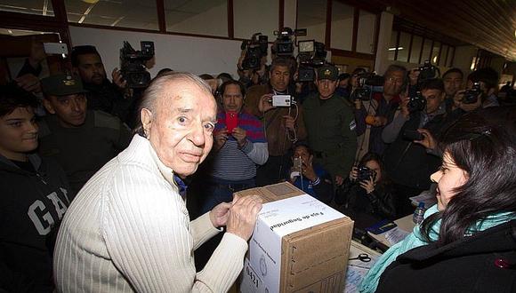 Carlos Menem, quien traicionó al Perú, es reelegido senador a los 87 años