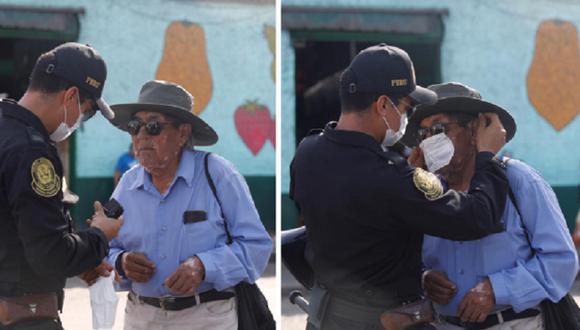 Policia comparte su mascarilla con adulto mayor que no pudo comprar una. Fotos Diana Marcelo
