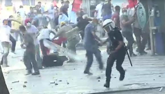 Policía turca dispara directamente contra manifestantes [VIDEO]