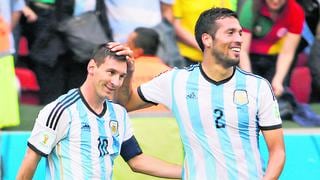 Argentina gana con goles de Messi 