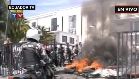 Protesta policial paraliza Ecuador