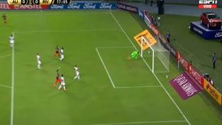 Alianza Lima vs. River Plate: Ángelo Campos impide el gol del conjunto argentino
