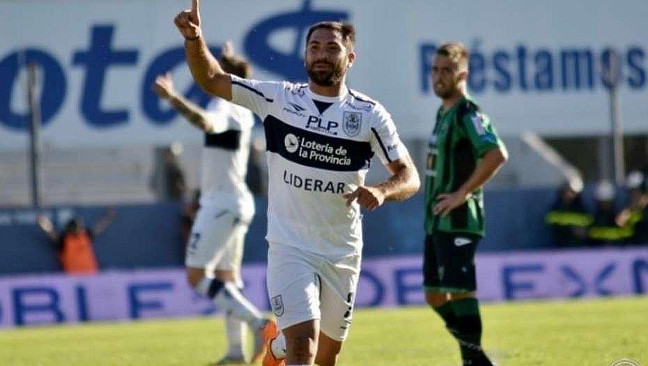 ​Capitán de famoso equipo grita "negro de m..." a arquero rival y ¡no es racista!