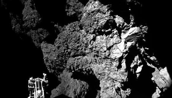 Rosetta detecta amplias regiones de agua helada sobre el cometa 67P 