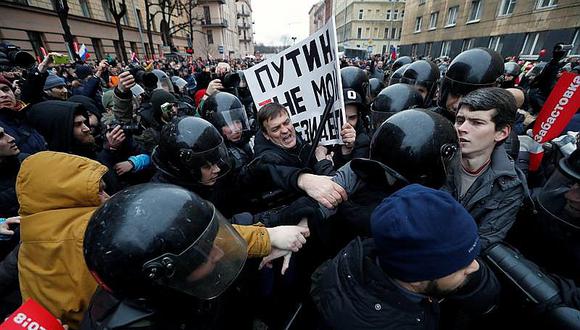Miles en Rusia llaman a boicotear elecciones al grito de "¡Putin es un ladrón!"