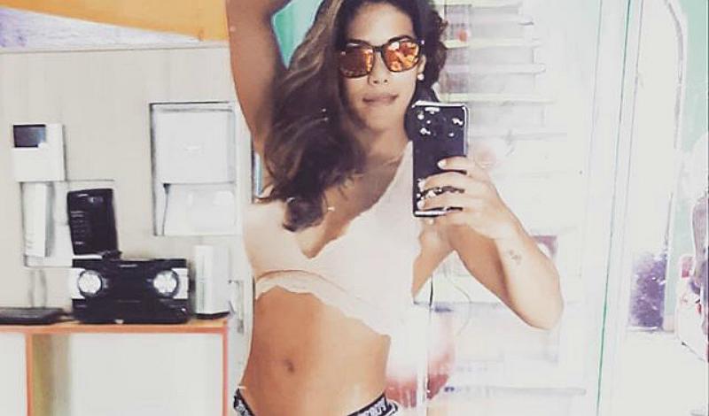 Karen Dejo luce fantástica en bikinis 