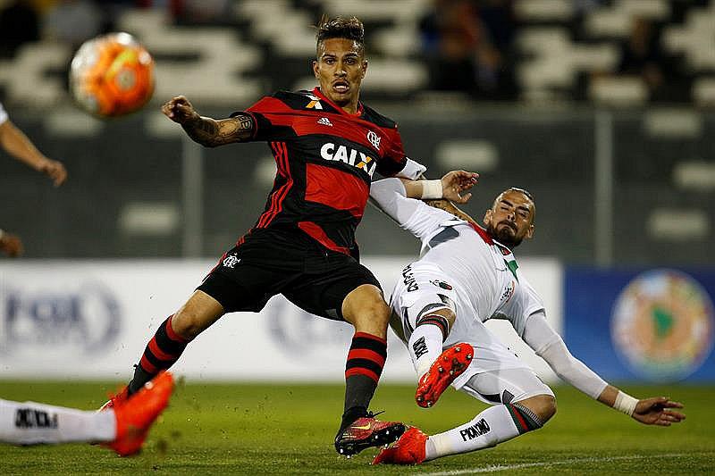 Flamengo gana con gol de Paolo Guerrero y sigue pegado al Palmeiras 