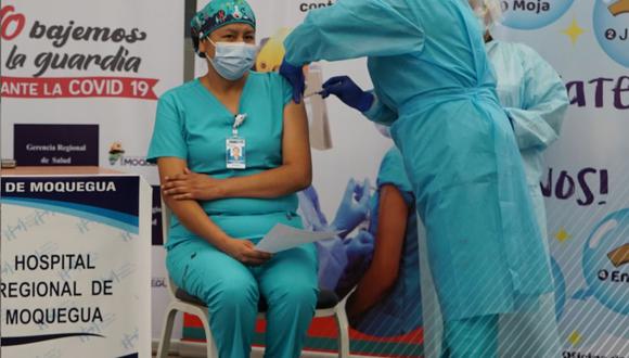 Moquegua: Entre el personal inmunizado se encuentran médicos y enfermeras que prestan servicio en las unidades de cuidados intensivos e intermedios. (Foto: Gore Moquegua)