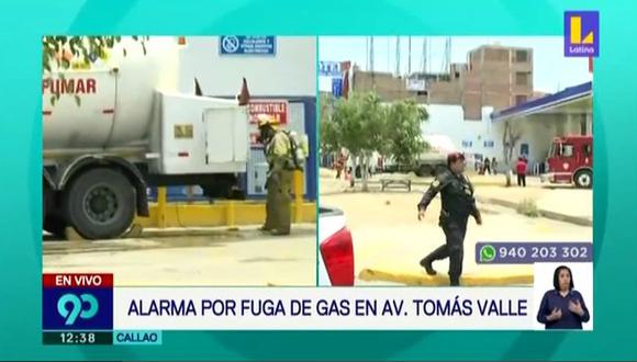 Reportan fuga de gas de un camión cisterna en la Av. Tomás Valle. (Foto: Captura Latina)